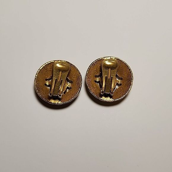 Vintage Style Dome Goldtone Clip On Earrings With Pink And Emerald Green Stones - Picture 3 of 5